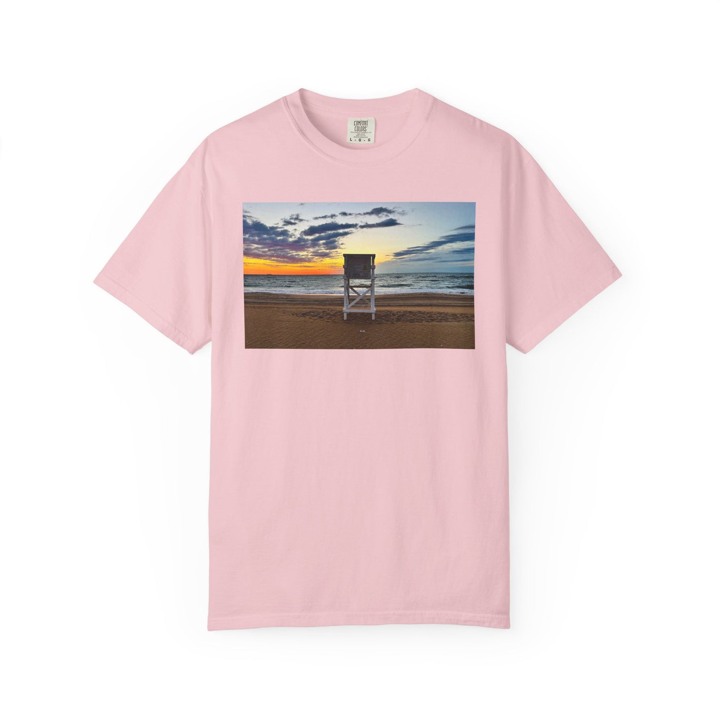 Lifeguard Perch, Sunrise Beach Tshirt, Summer Graphic Tee, Beach Lover Shirt, Ocean Vacation Top, Unisex Surfing Tee, Beach Bum Apparel